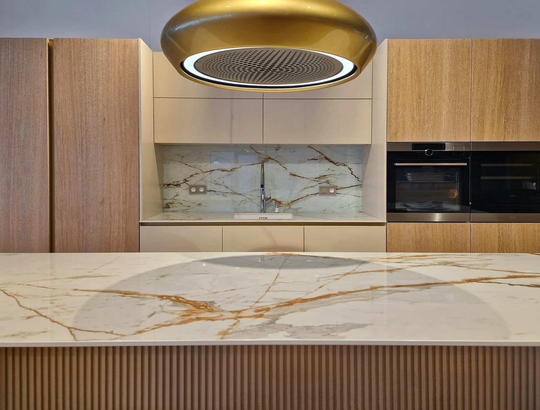 Detail moderní kuchyně