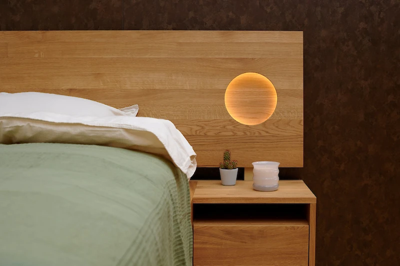 Interiér ložnice - detail postele na míru