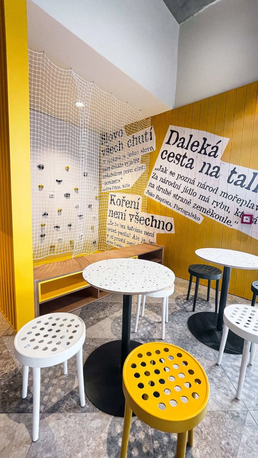 Pohled do interiéru restaurace Bageterie Boulevard