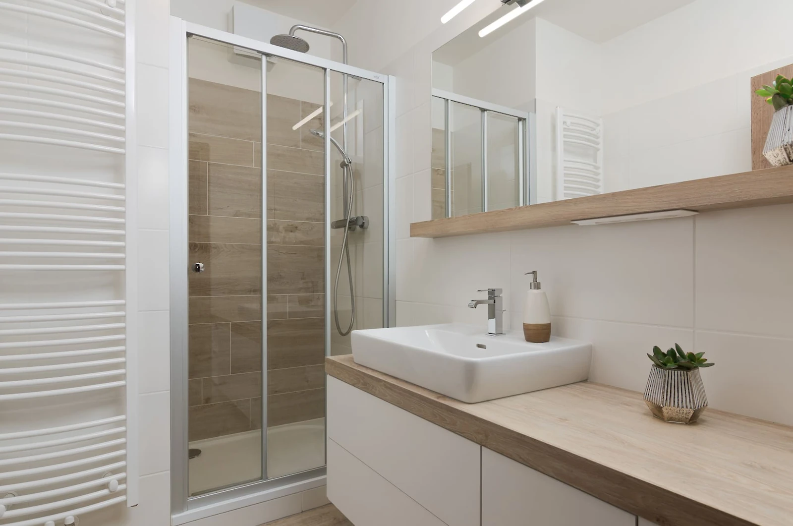 Koupelna se sprchovým koutem