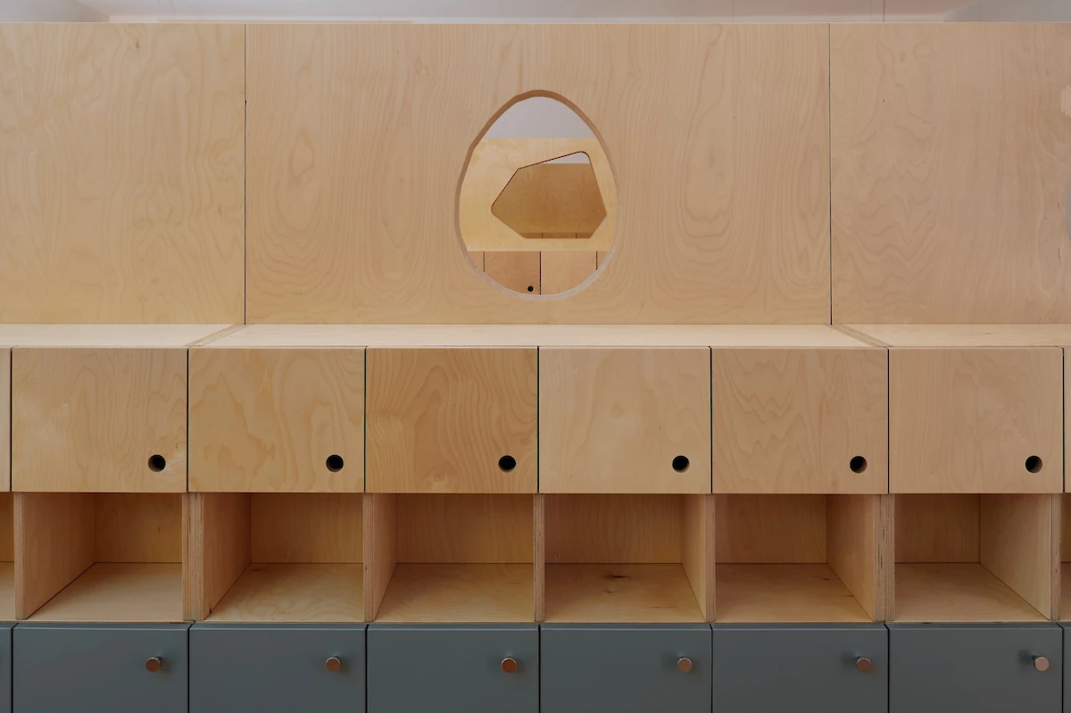 Dětské odkládací skříňky z překližky